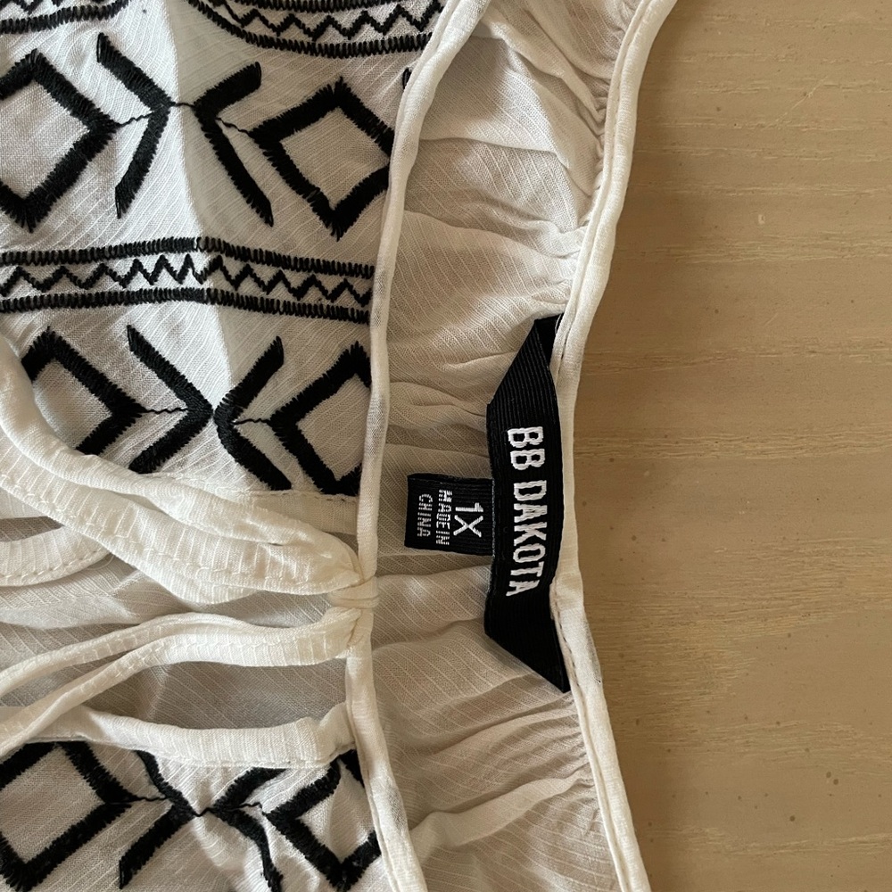 BB Dakota Black and White Patterned Top